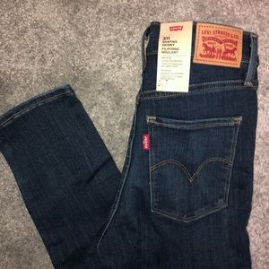 Brand New w/tags Levi’s 311 skinny shaping jeans size 27